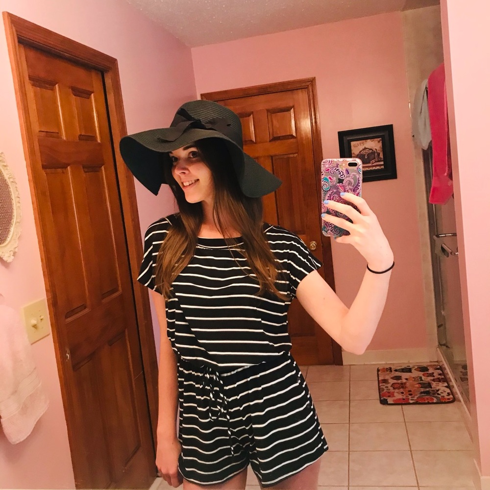 Black floppy hat